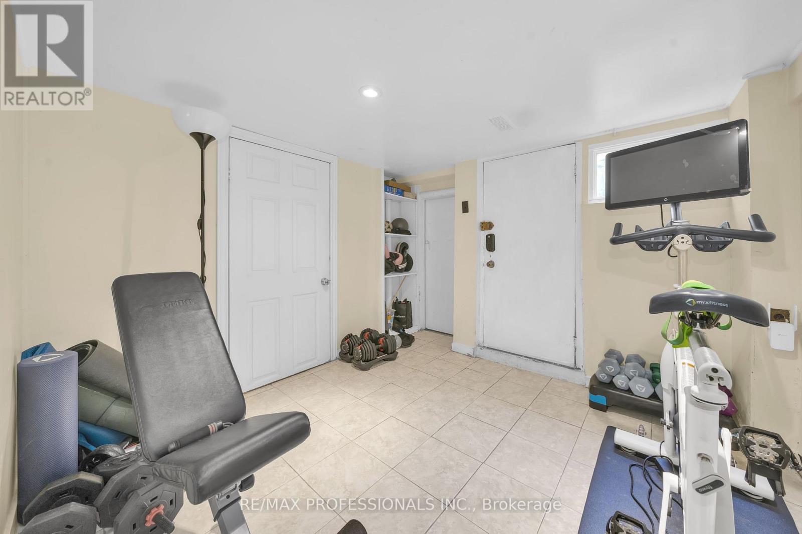 38 Nickle Street, Toronto (Mount Dennis), Ontario  M6M 2H6 - Photo 22 - W12487948