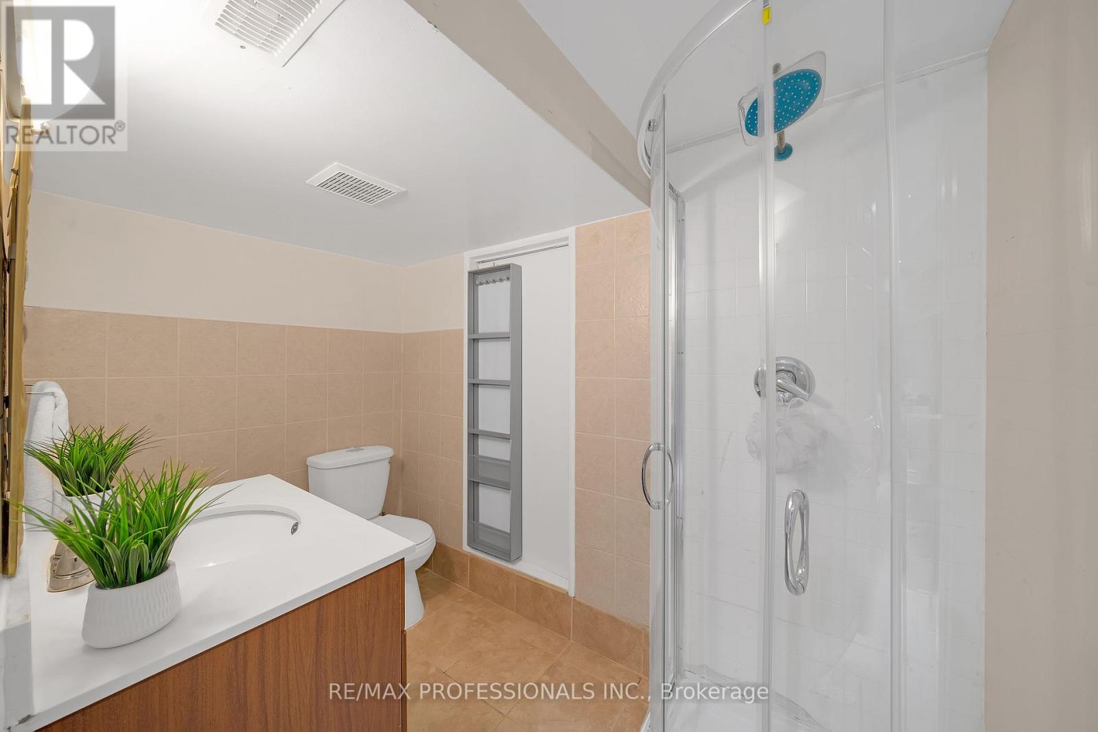 38 Nickle Street, Toronto (Mount Dennis), Ontario  M6M 2H6 - Photo 20 - W12487948