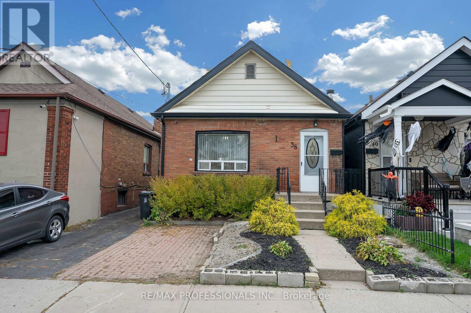 38 Nickle Street, Toronto (Mount Dennis), Ontario  M6M 2H6 - Photo 36 - W12487948