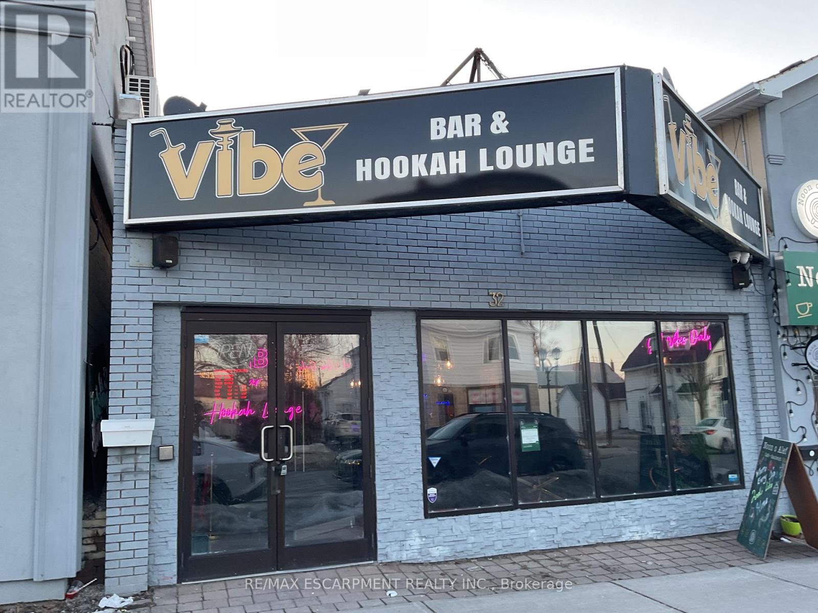 32 MAIN STREET S, Newmarket, Ontario