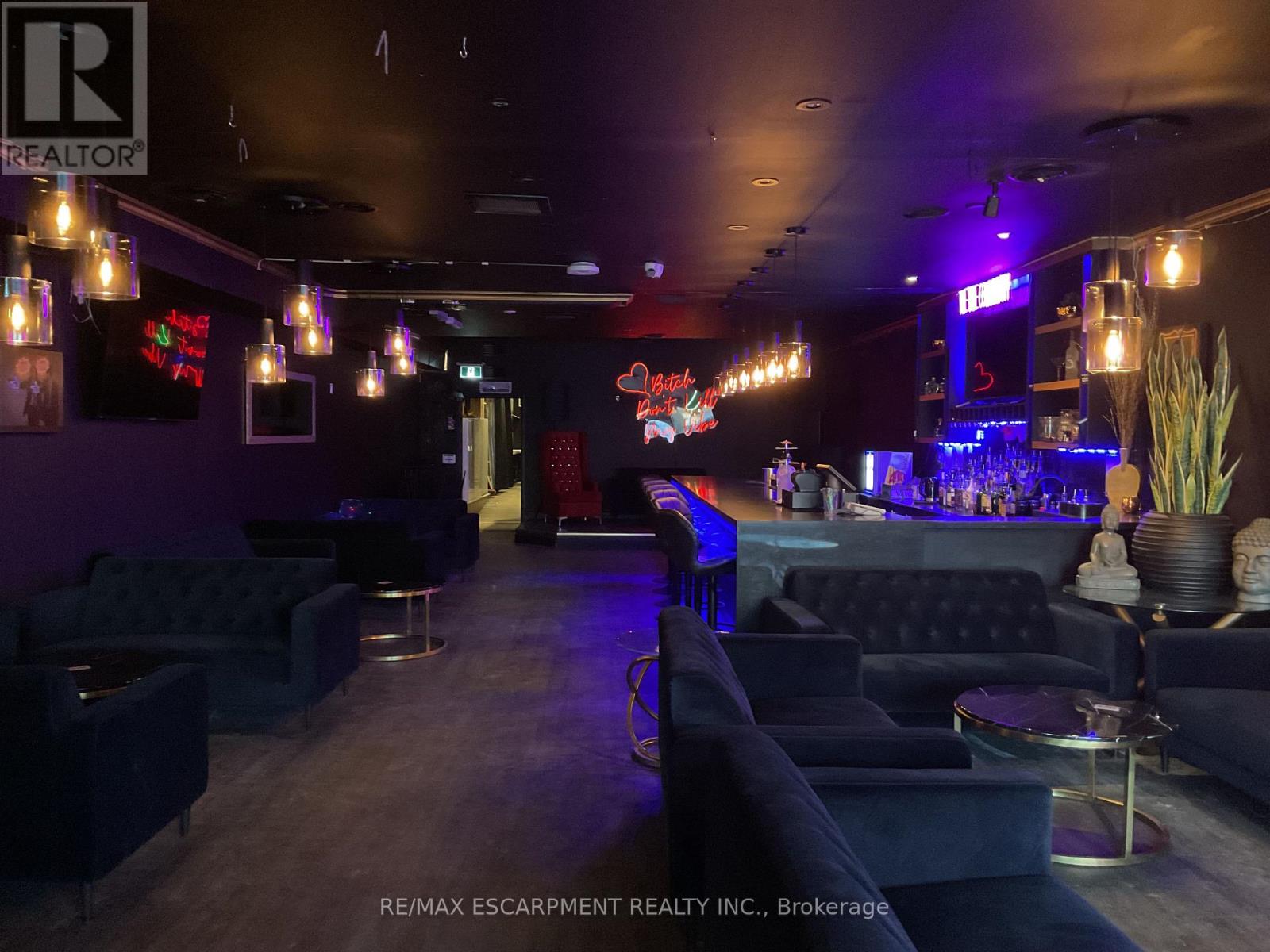 32 Main Street S, Newmarket, Ontario  L3Y 3Y4 - Photo 8 - N12231600