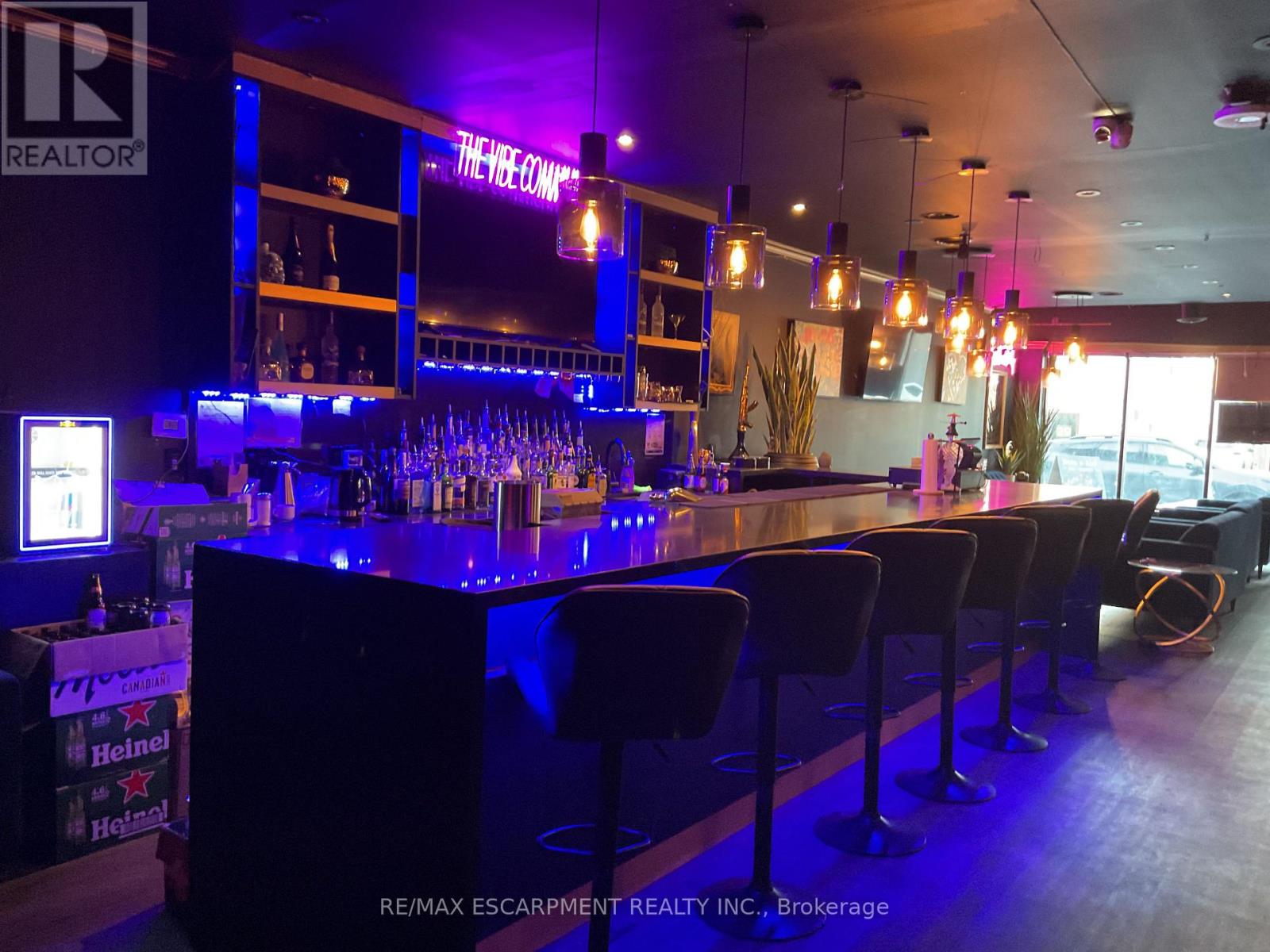 32 Main Street S, Newmarket, Ontario  L3Y 3Y4 - Photo 7 - N12231600