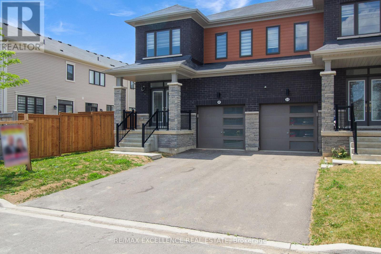 49 Malcolm Crescent, Haldimand, Ontario  N3W 0E9 - Photo 2 - X12264204