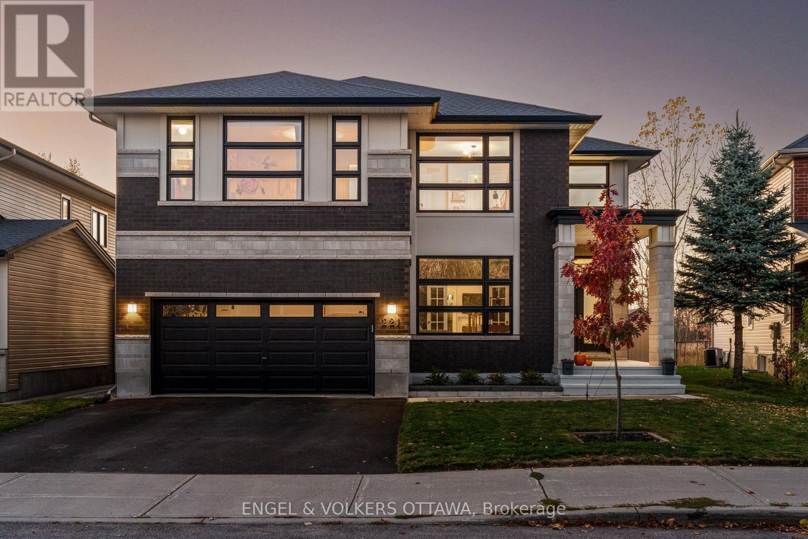 221 COOKS MILL CRESCENT, Ottawa, Ontario