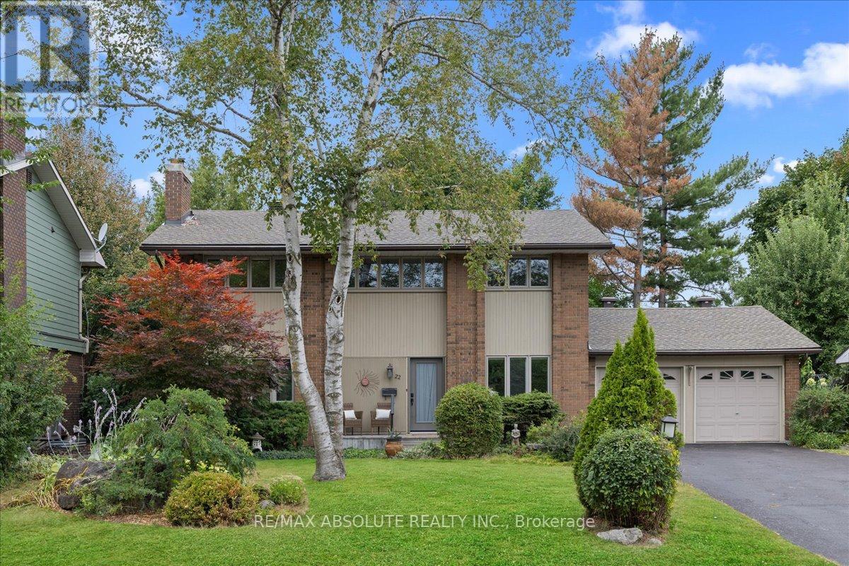 22 Banting Crescent, Ottawa, Ontario  K2K 1P4 - Photo 2 - X12489472