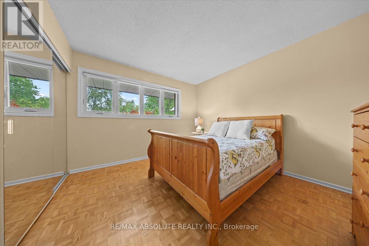 22 Banting Crescent, Ottawa, Ontario  K2K 1P4 - Photo 24 - X12489472