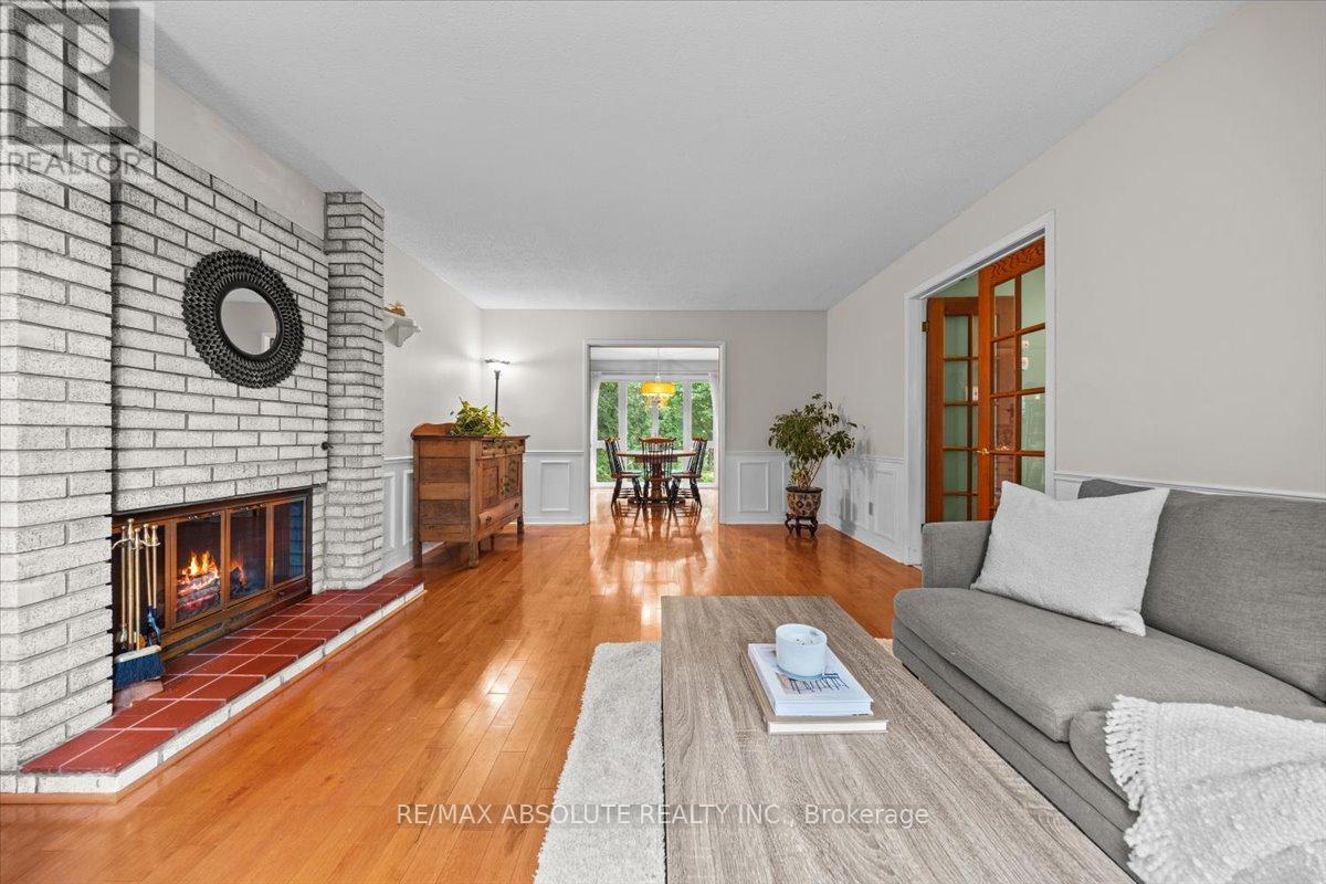 22 Banting Crescent, Ottawa, Ontario  K2K 1P4 - Photo 8 - X12489472