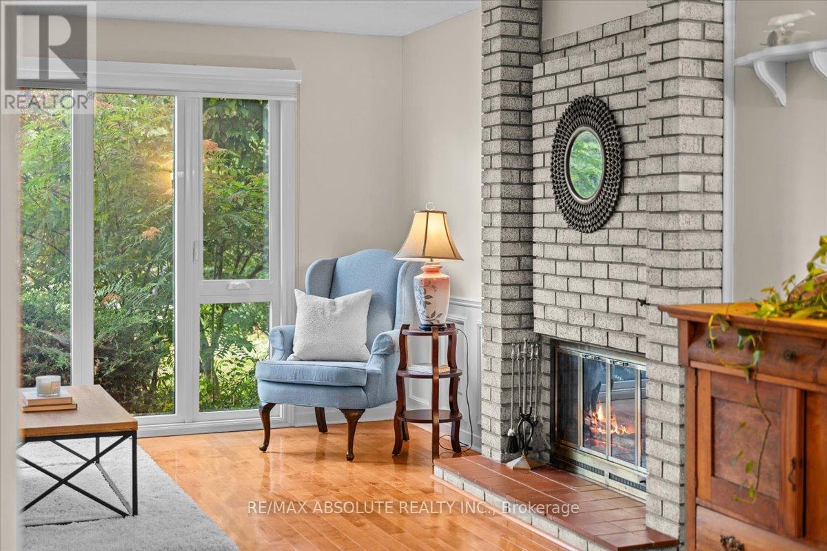 22 Banting Crescent, Ottawa, Ontario  K2K 1P4 - Photo 9 - X12489472