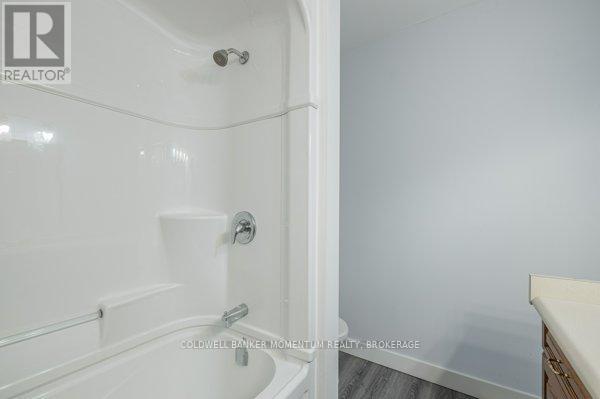 6680 Cropp Street, Niagara Falls (Morrison), Ontario  L2E 7B3 - Photo 13 - X12489428