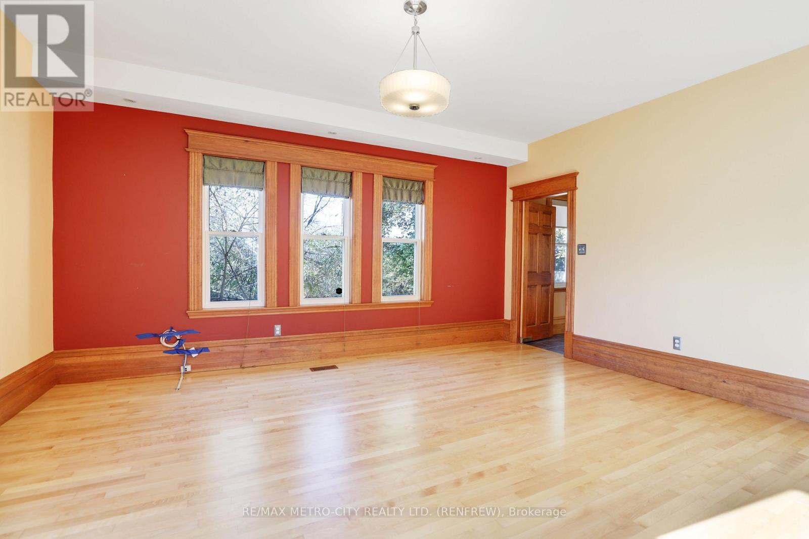 94 Argyle Street N, Renfrew, Ontario  K7V 1S9 - Photo 10 - X12487179