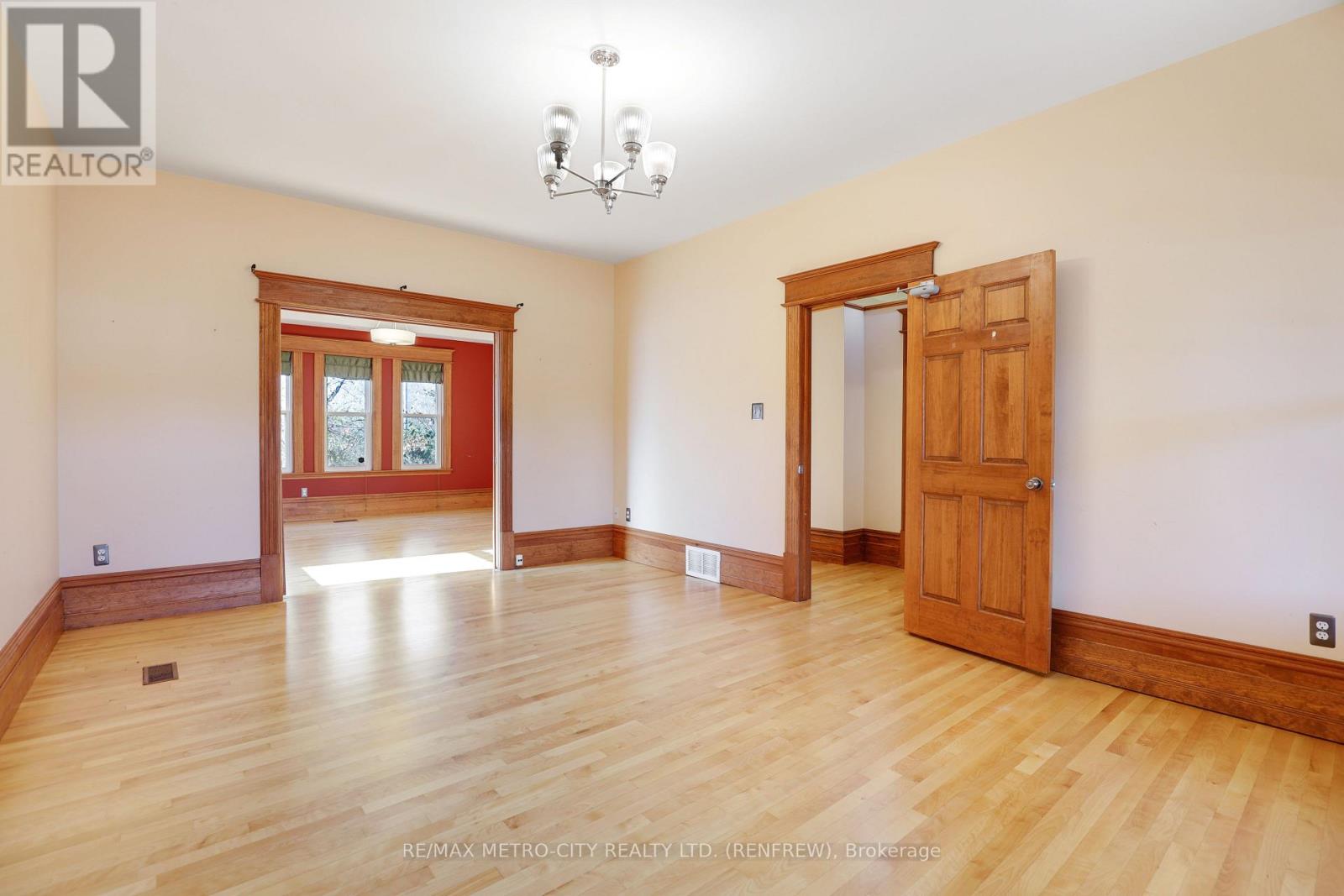 94 Argyle Street N, Renfrew, Ontario  K7V 1S9 - Photo 12 - X12487179