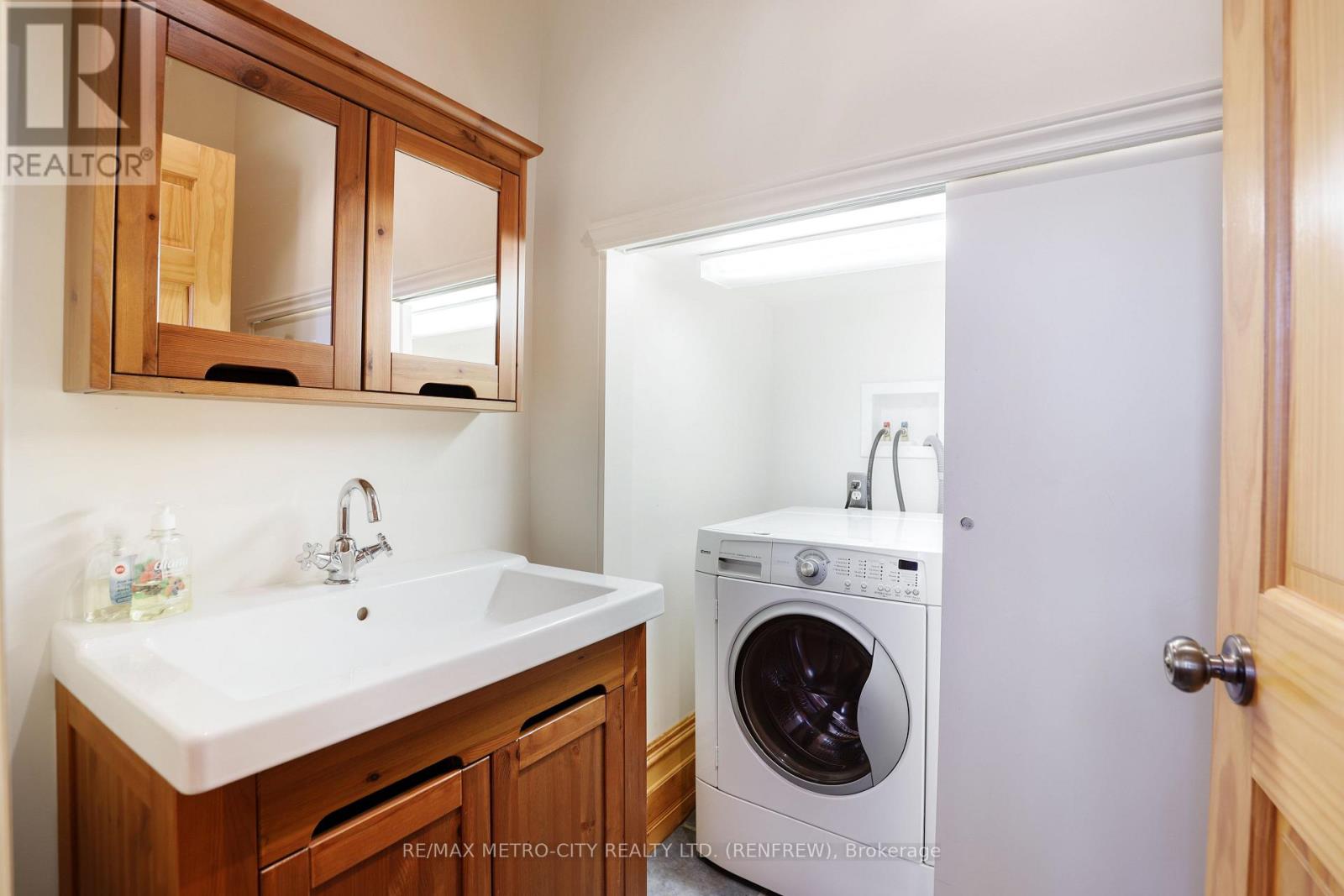 94 Argyle Street N, Renfrew, Ontario  K7V 1S9 - Photo 32 - X12487179