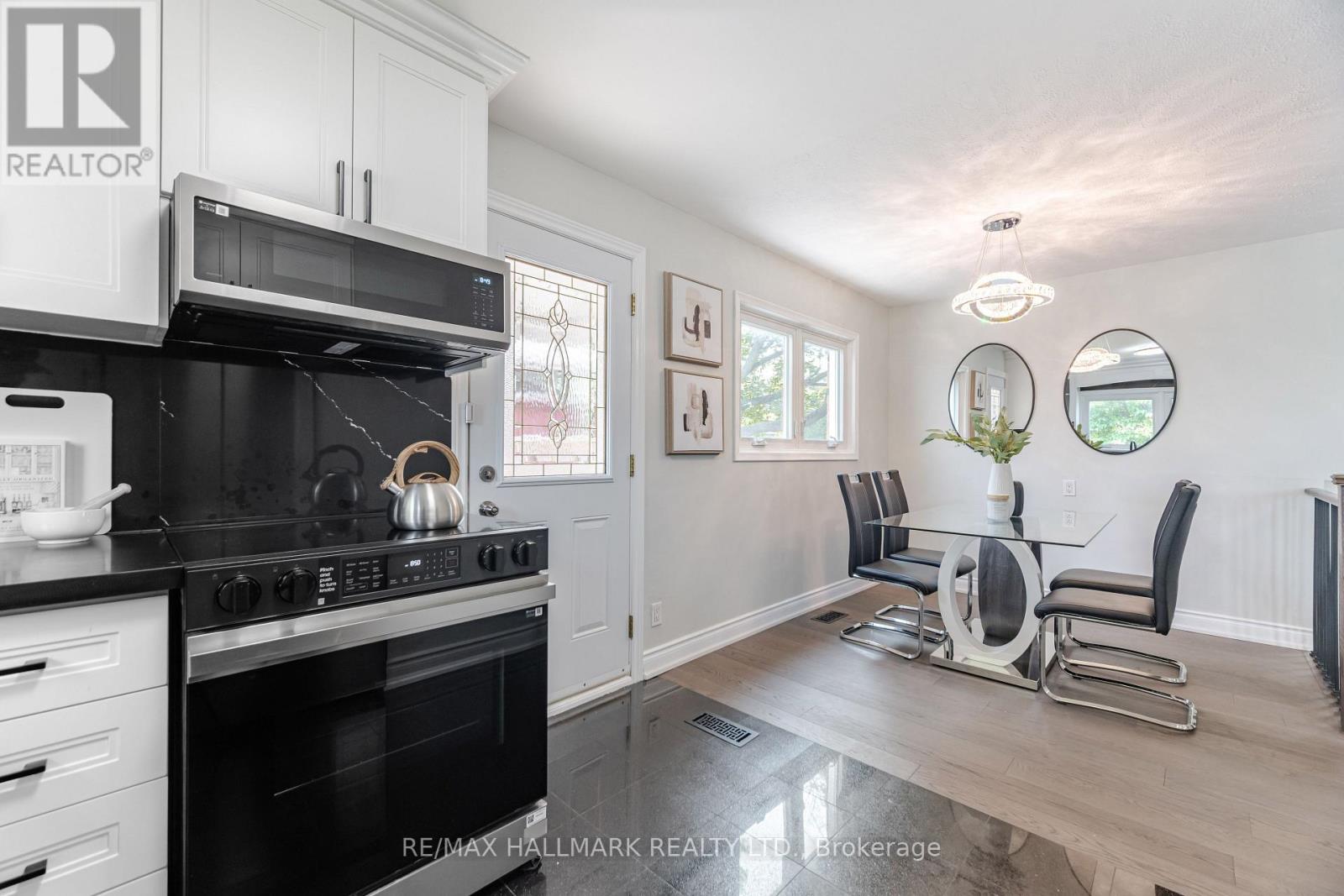 47 Marthclare Avenue, Toronto, Ontario  M3A 1E1 - Photo 15 - C12488522