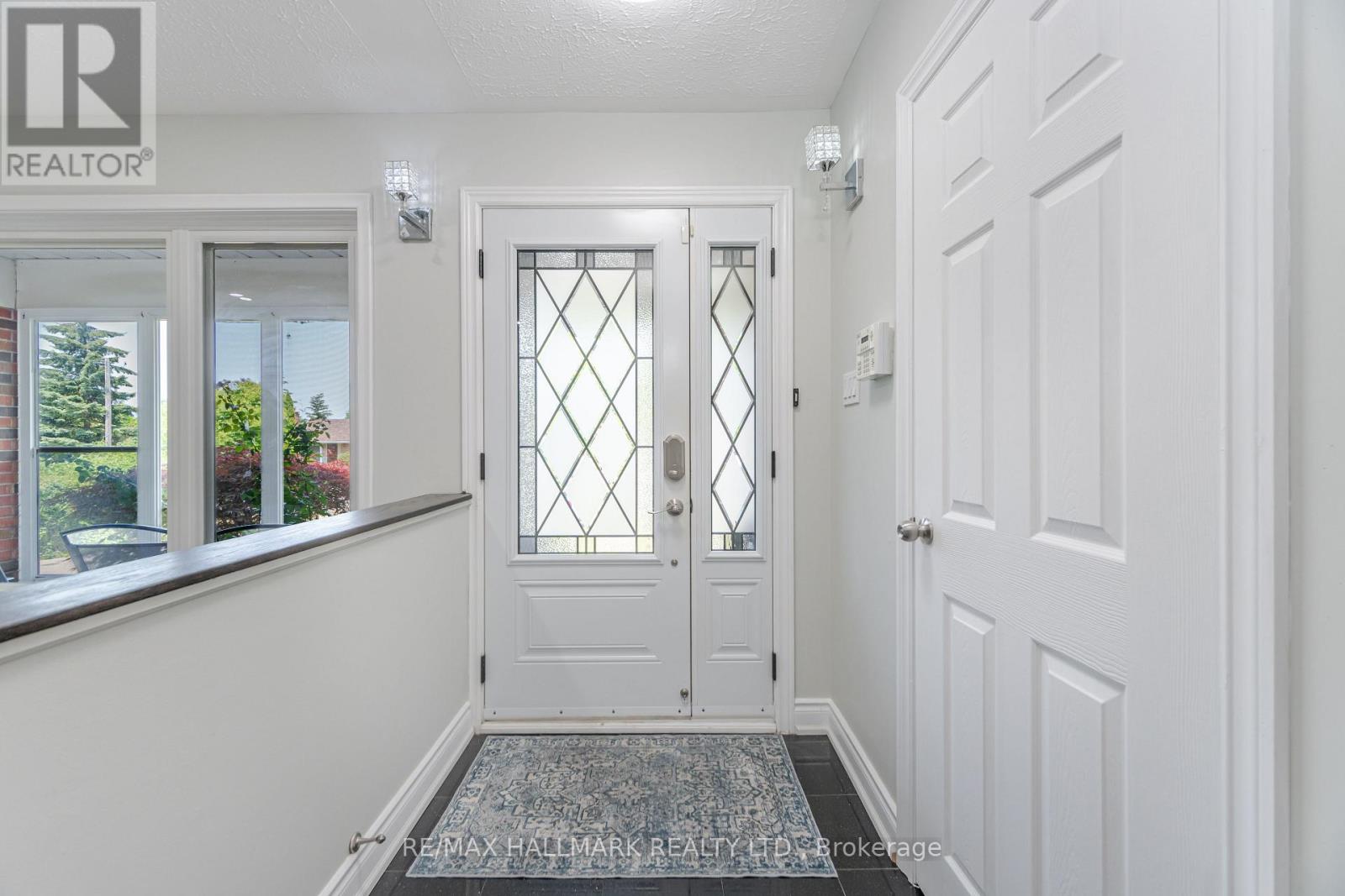 47 Marthclare Avenue, Toronto, Ontario  M3A 1E1 - Photo 5 - C12488522