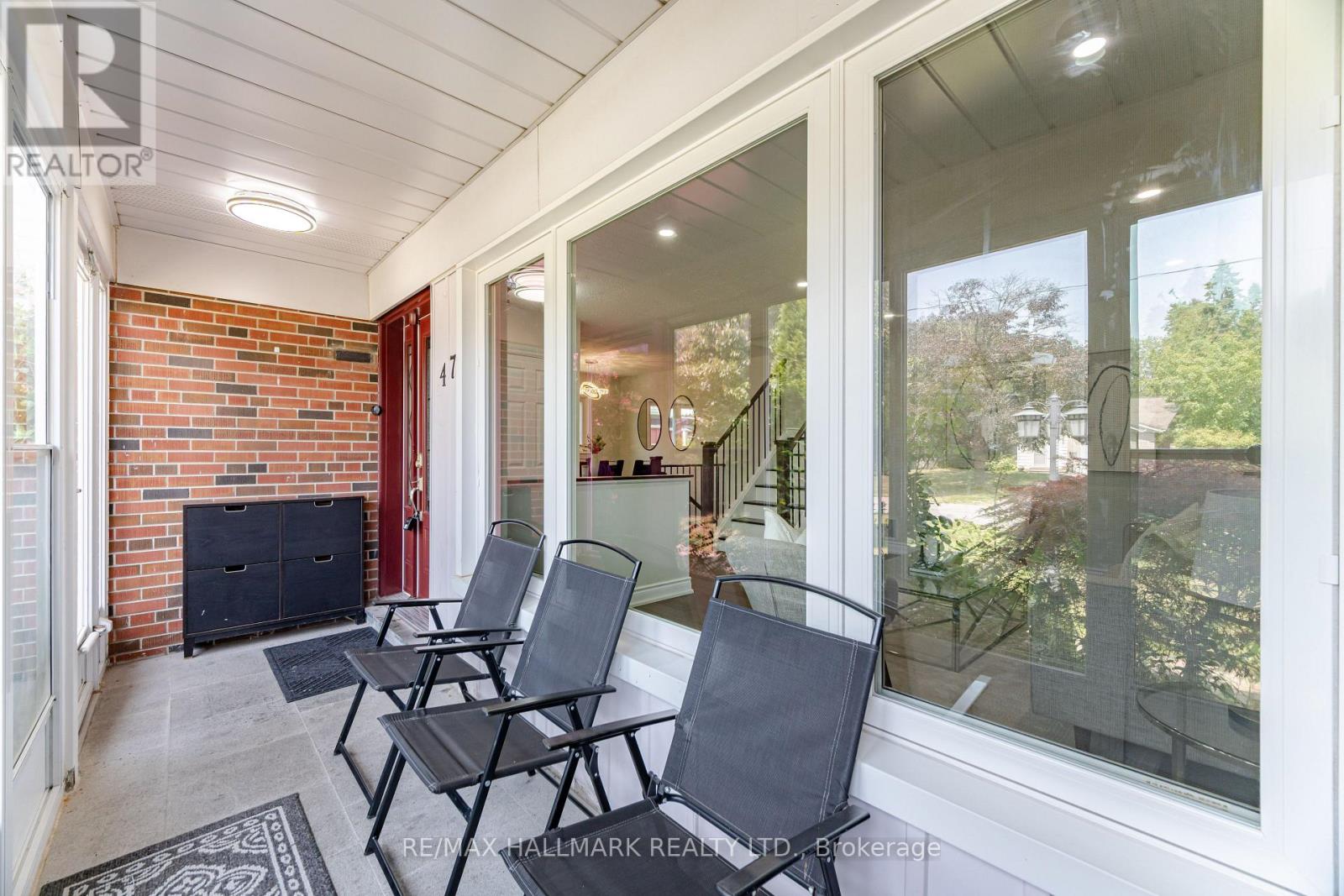 47 Marthclare Avenue, Toronto, Ontario  M3A 1E1 - Photo 4 - C12488522