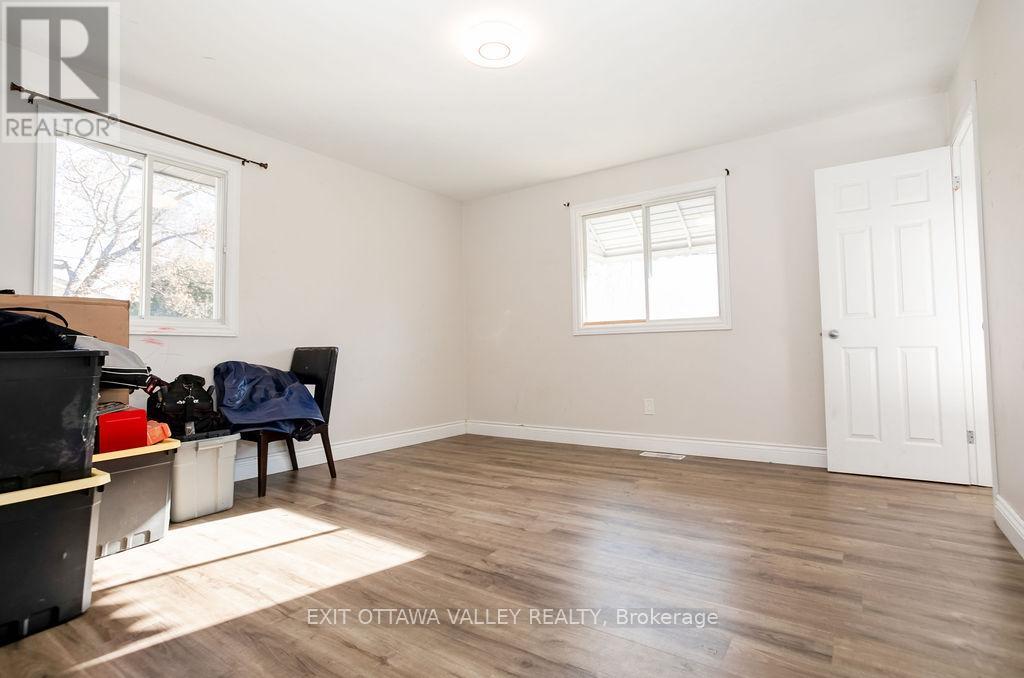 656 Birch Street, Petawawa, Ontario  K8A 7K6 - Photo 16 - X12489480