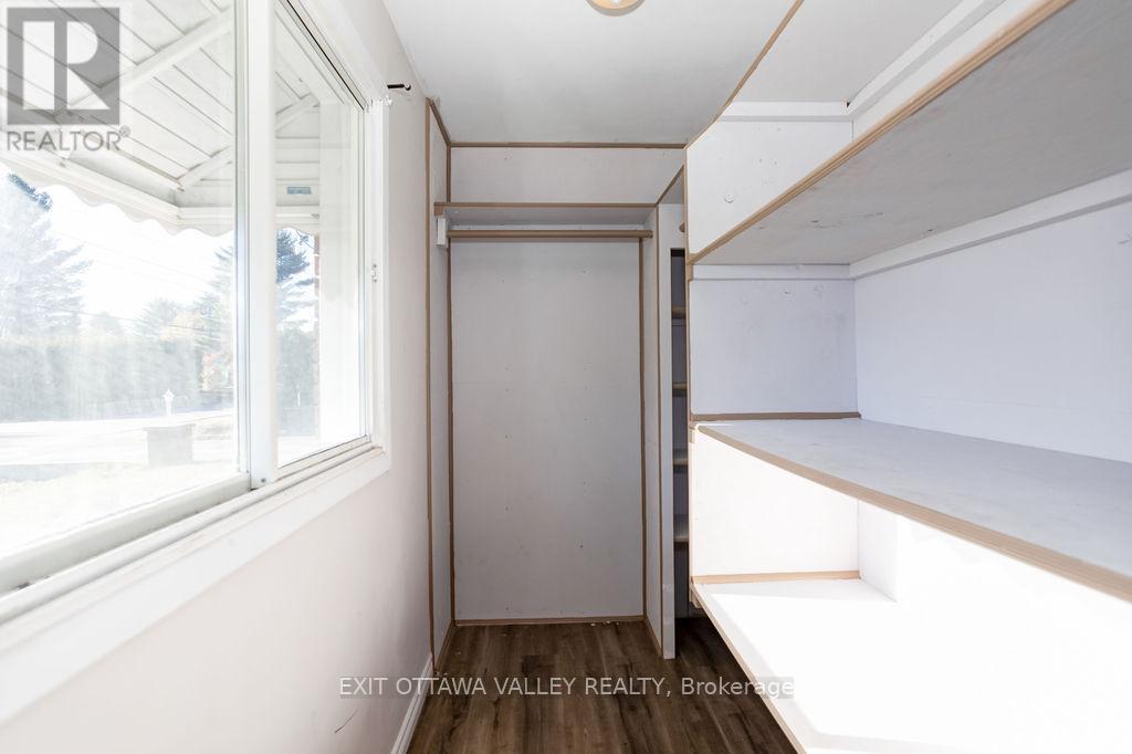 656 Birch Street, Petawawa, Ontario  K8A 7K6 - Photo 17 - X12489480