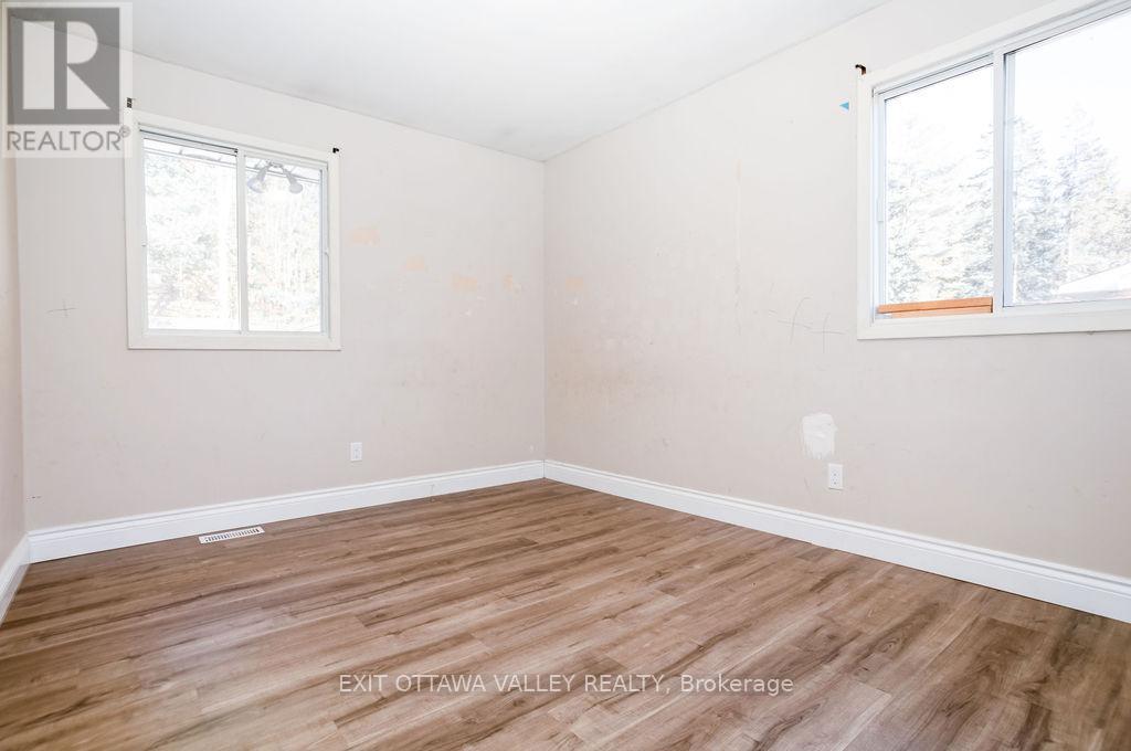 656 Birch Street, Petawawa, Ontario  K8A 7K6 - Photo 18 - X12489480