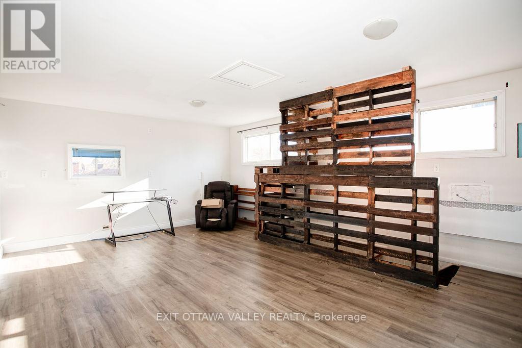 656 Birch Street, Petawawa, Ontario  K8A 7K6 - Photo 20 - X12489480