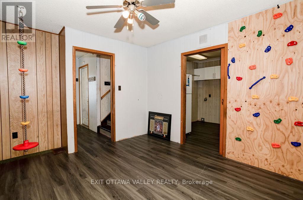 656 Birch Street, Petawawa, Ontario  K8A 7K6 - Photo 22 - X12489480