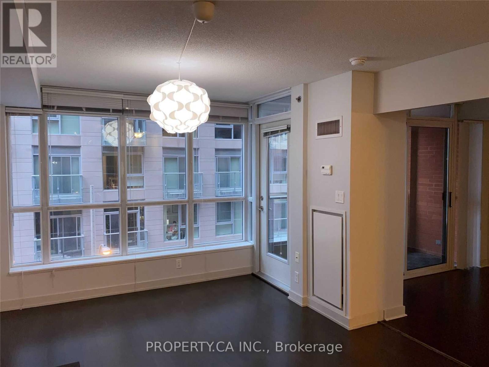 #411 - 21 Nelson Street, Toronto, Ontario  M5V 3H9 - Photo 4 - C12489380