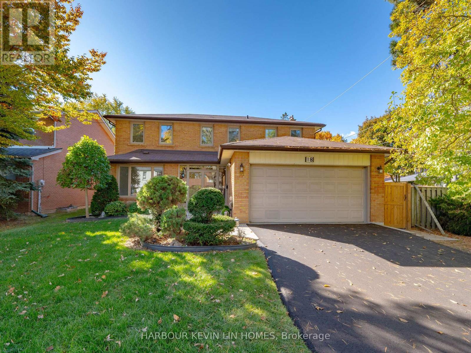 18 Whitman Street, Toronto (Newtonbrook East), Ontario  M2M 3H8 - Photo 1 - C12489388