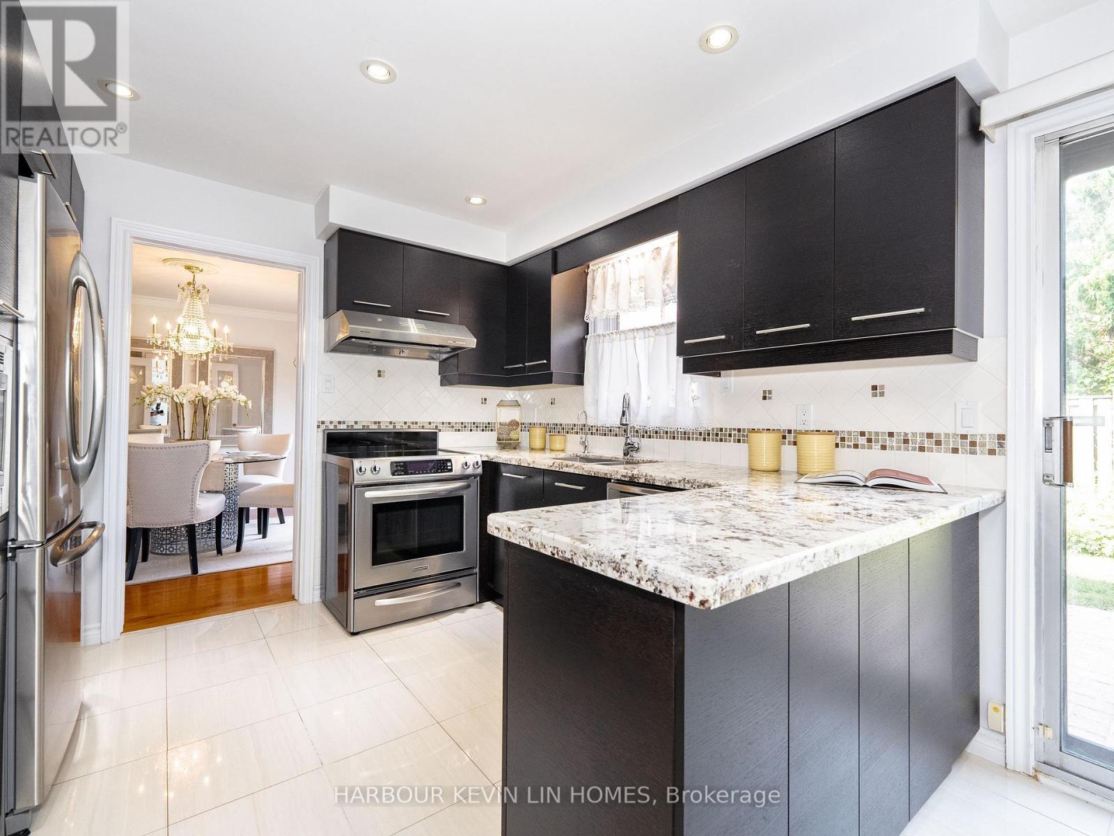 18 Whitman Street, Toronto (Newtonbrook East), Ontario  M2M 3H8 - Photo 21 - C12489388