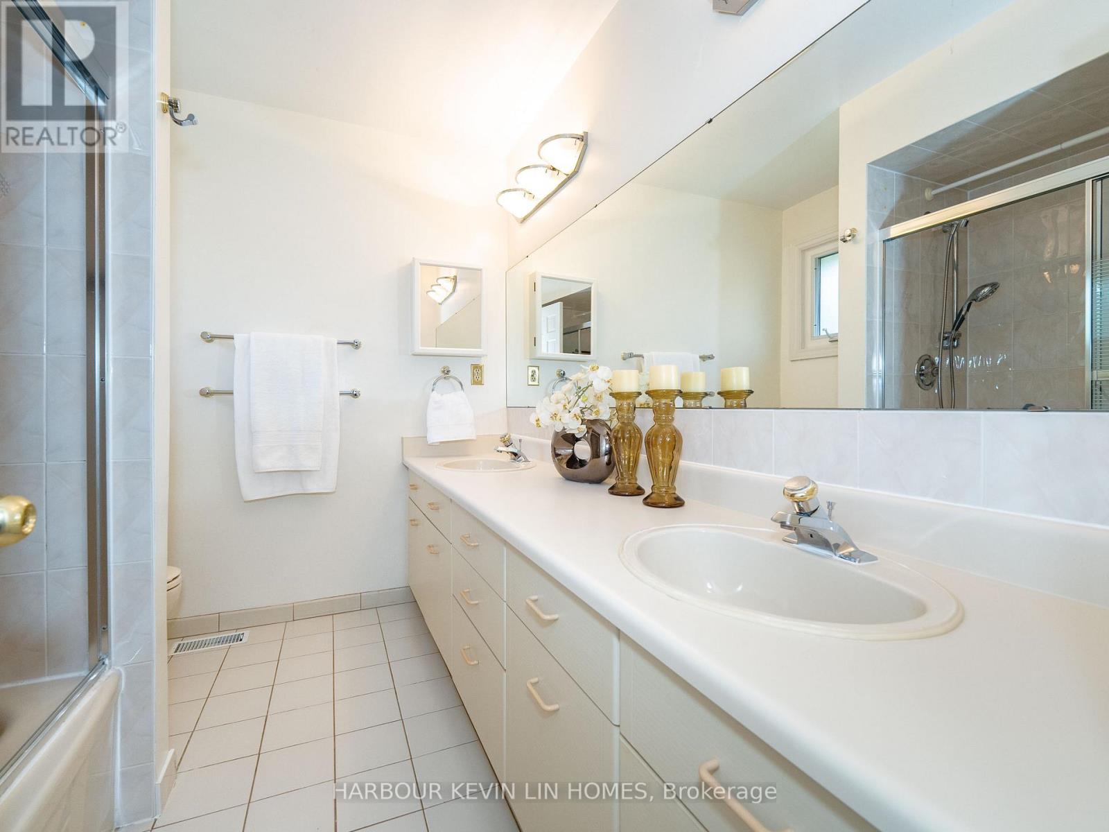 18 Whitman Street, Toronto (Newtonbrook East), Ontario  M2M 3H8 - Photo 31 - C12489388