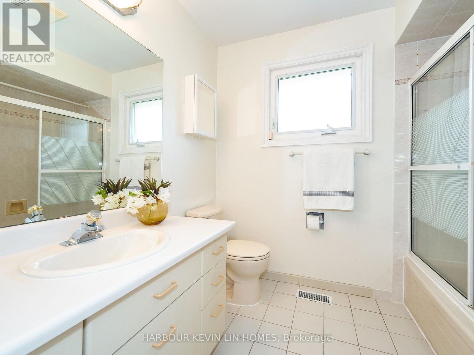 18 Whitman Street, Toronto (Newtonbrook East), Ontario  M2M 3H8 - Photo 36 - C12489388