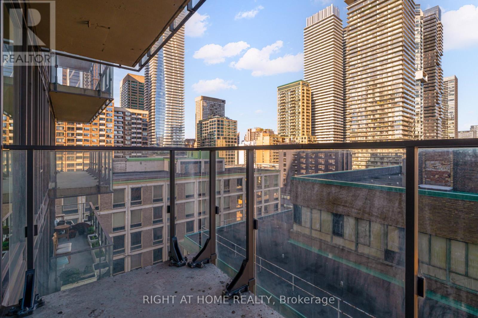 1109 - 75 St Nicholas Street, Toronto, Ontario  M4Y 0A5 - Photo 18 - C12489392