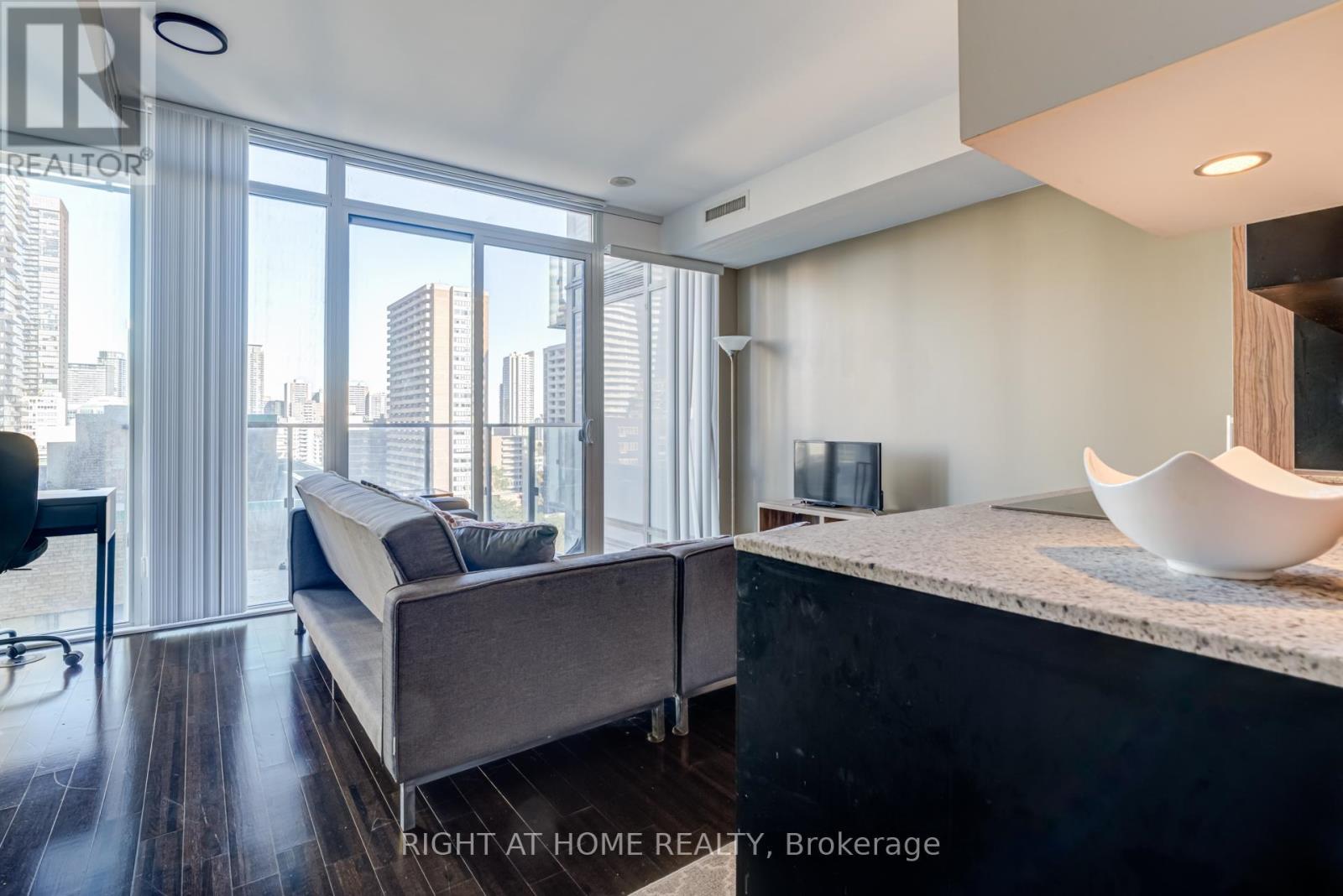 1109 - 75 St Nicholas Street, Toronto, Ontario  M4Y 0A5 - Photo 20 - C12489392