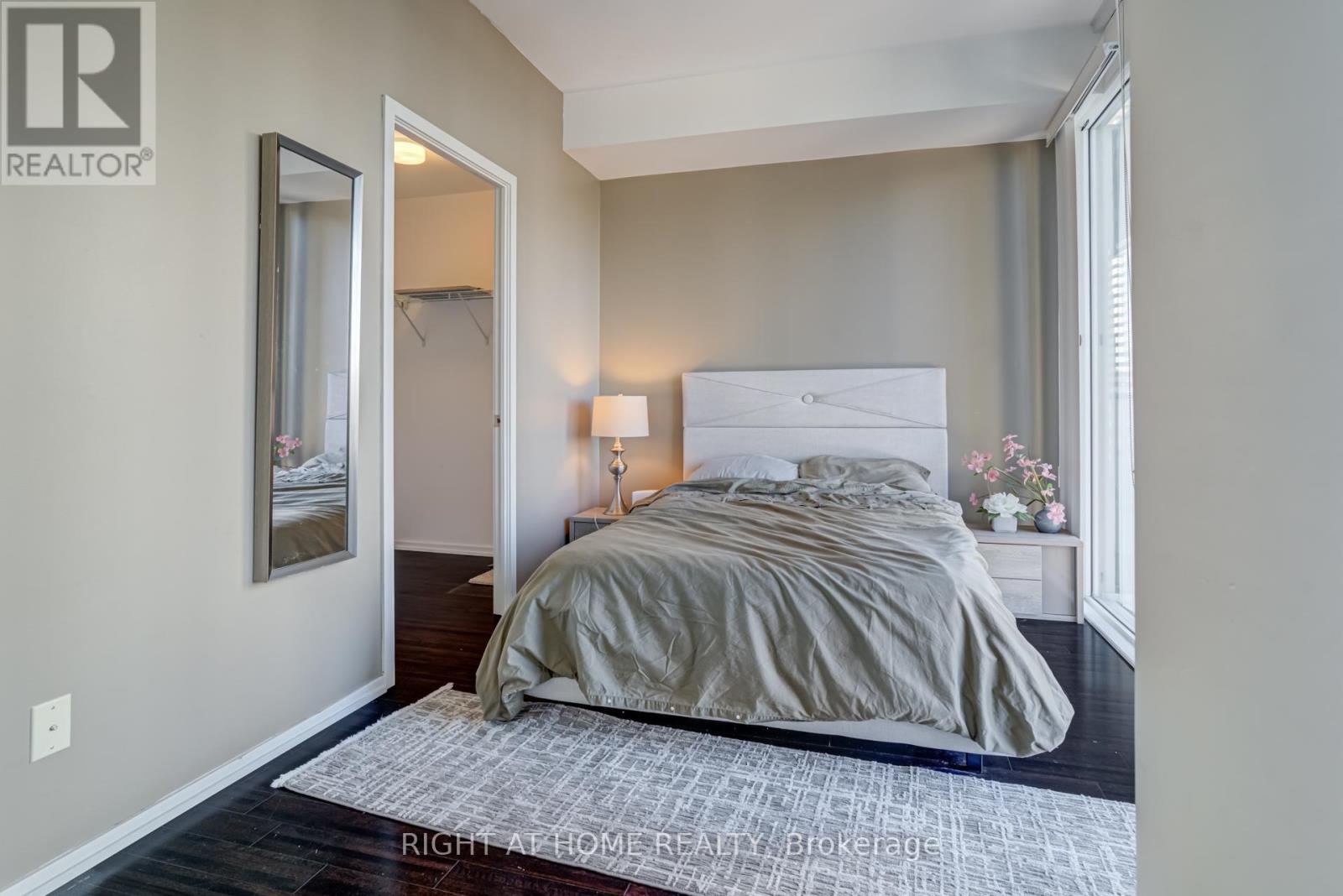 1109 - 75 St Nicholas Street, Toronto, Ontario  M4Y 0A5 - Photo 7 - C12489392