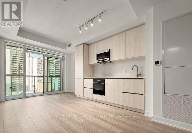 1214 - 120 Broadway Avenue, Toronto, Ontario  M4P 0E9 - Photo 5 - C12489396