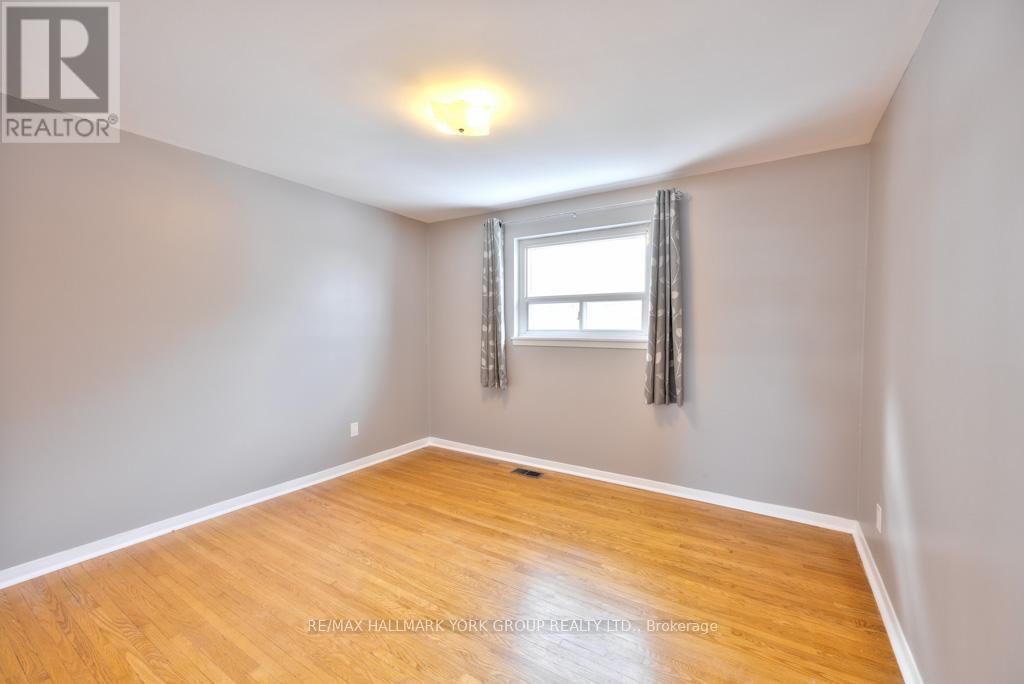 28 Bison Drive, Toronto, Ontario  M2R 2Y2 - Photo 13 - C12489410