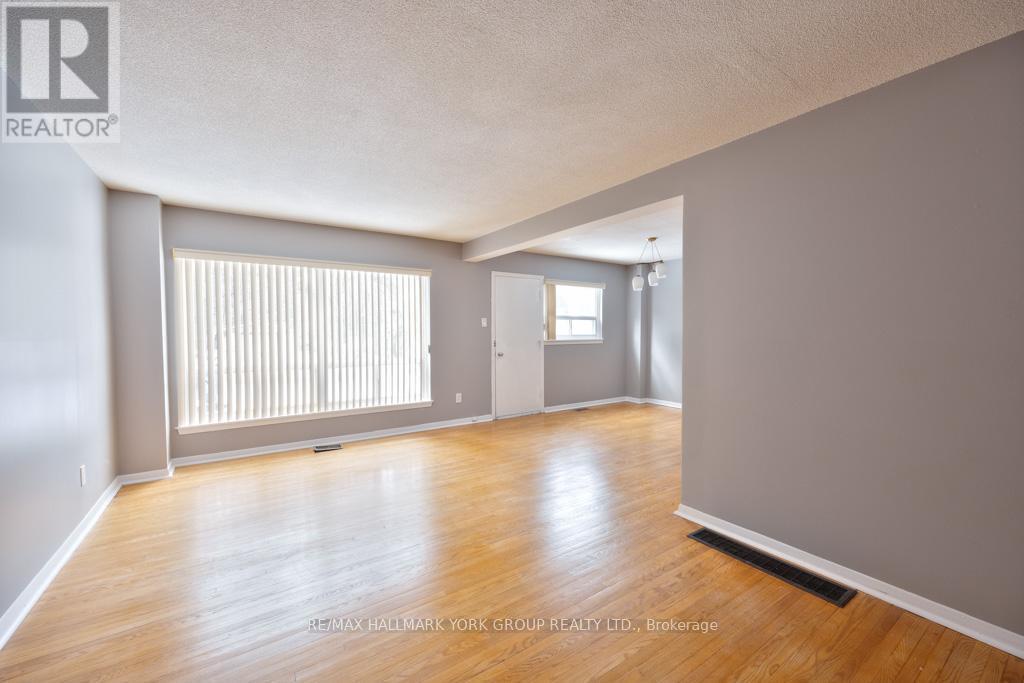 28 Bison Drive, Toronto, Ontario  M2R 2Y2 - Photo 8 - C12489410