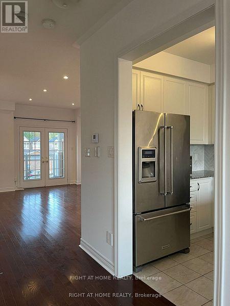 1505 Spinnaker Mews, Pickering, Ontario  L1X 0C8 - Photo 12 - E12489370