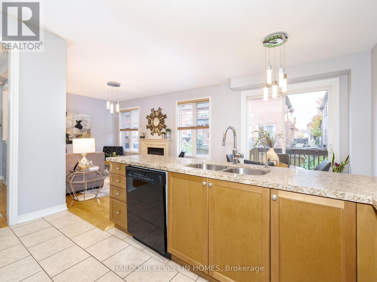 60 Seiffer Crescent, Richmond Hill, Ontario  L4E 0J2 - Photo 11 - N12489384