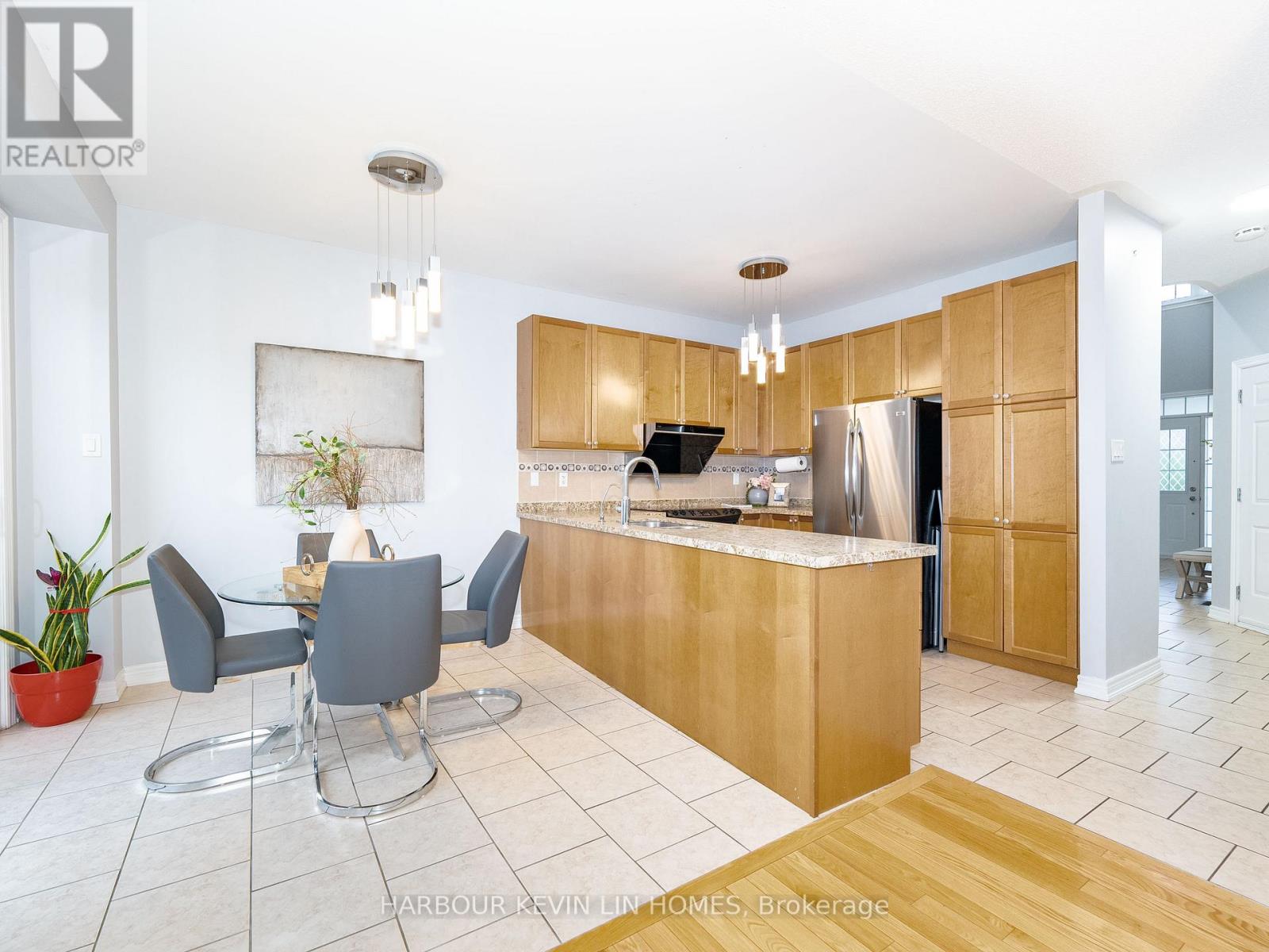 60 Seiffer Crescent, Richmond Hill, Ontario  L4E 0J2 - Photo 12 - N12489384