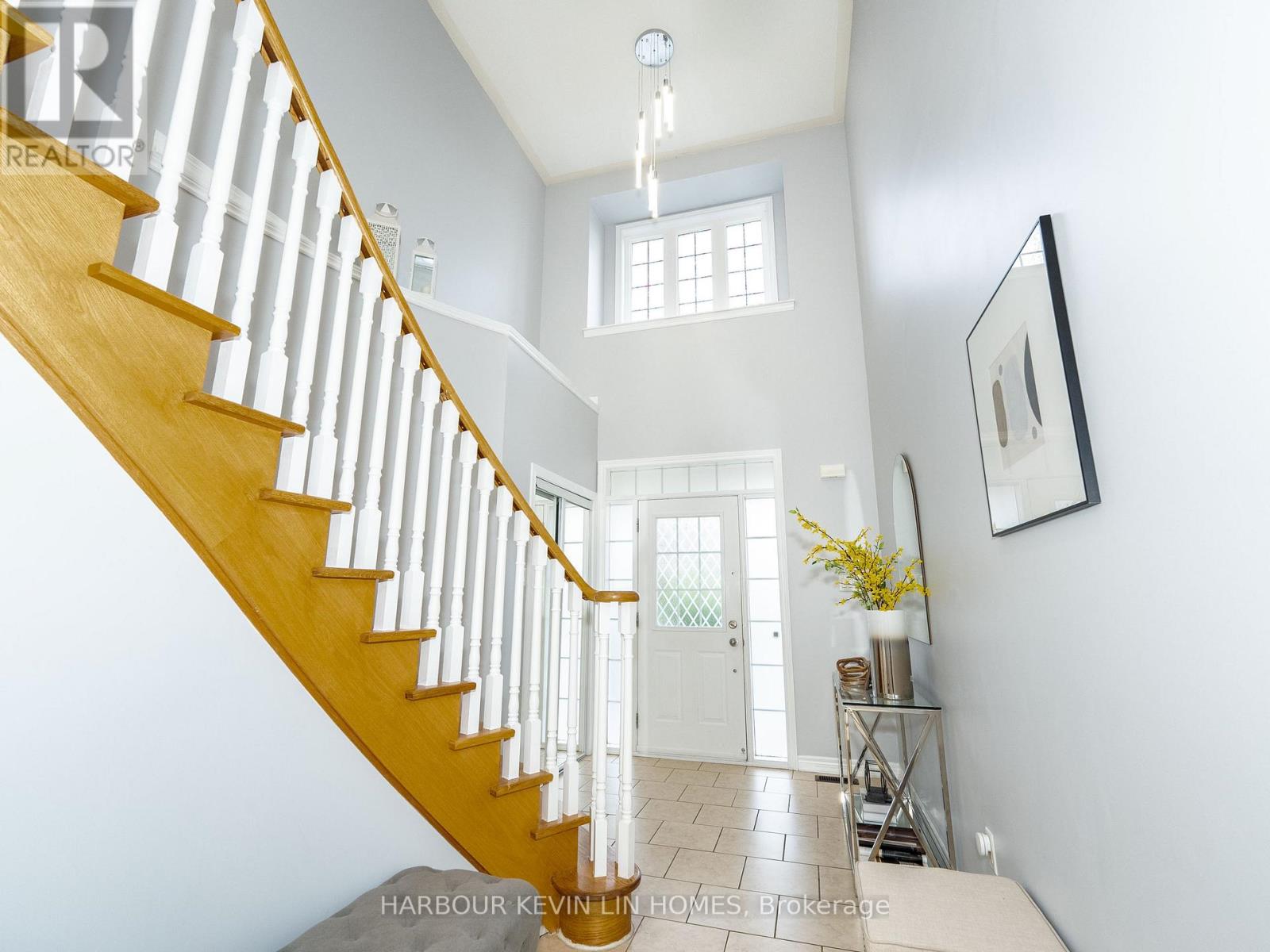 60 Seiffer Crescent, Richmond Hill, Ontario  L4E 0J2 - Photo 6 - N12489384