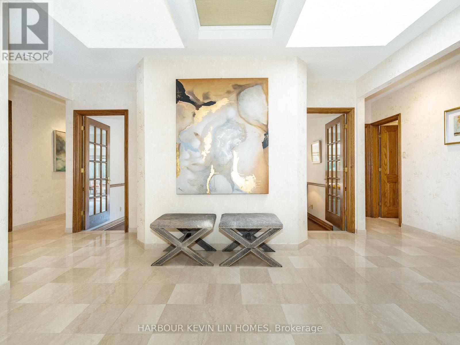 101 Leyburn Avenue, Richmond Hill, Ontario  L4C 0J6 - Photo 11 - N12489386