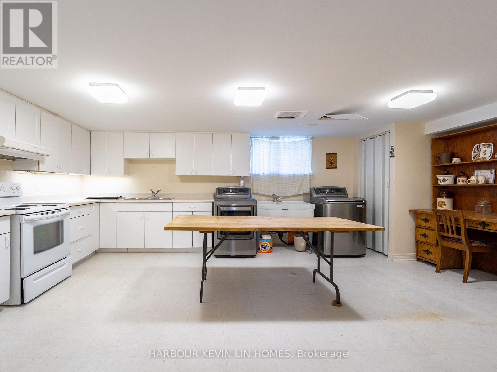 101 Leyburn Avenue, Richmond Hill, Ontario  L4C 0J6 - Photo 37 - N12489386