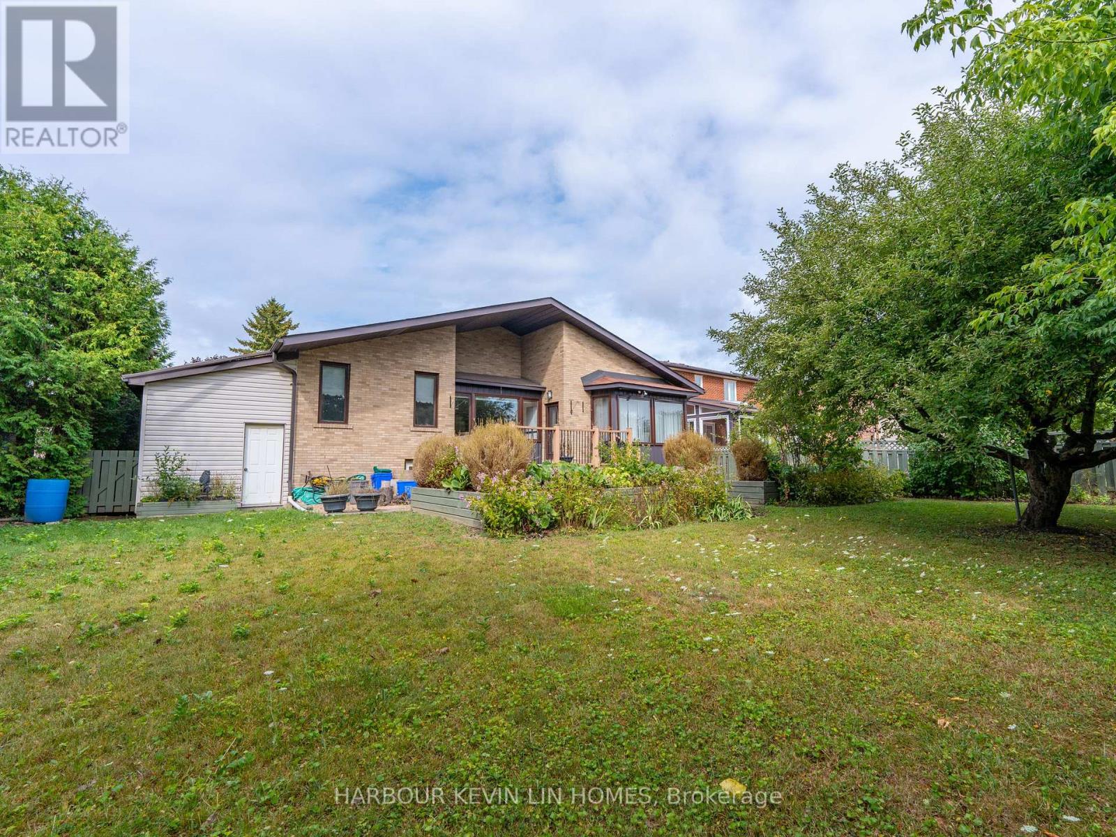 101 Leyburn Avenue, Richmond Hill, Ontario  L4C 0J6 - Photo 43 - N12489386