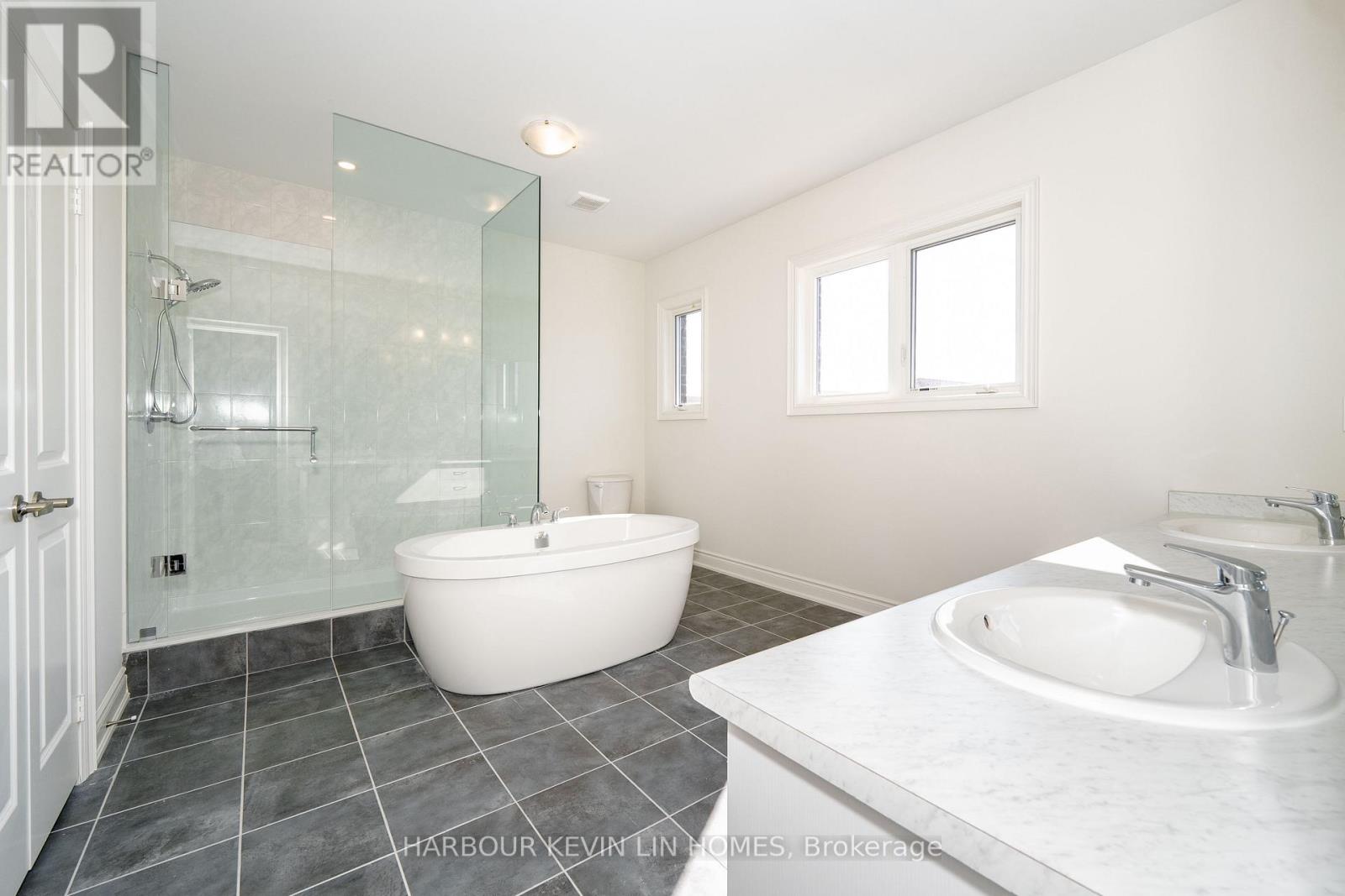 15 Monticola Avenue, Richmond Hill, Ontario  L4B 0J1 - Photo 17 - N12489390