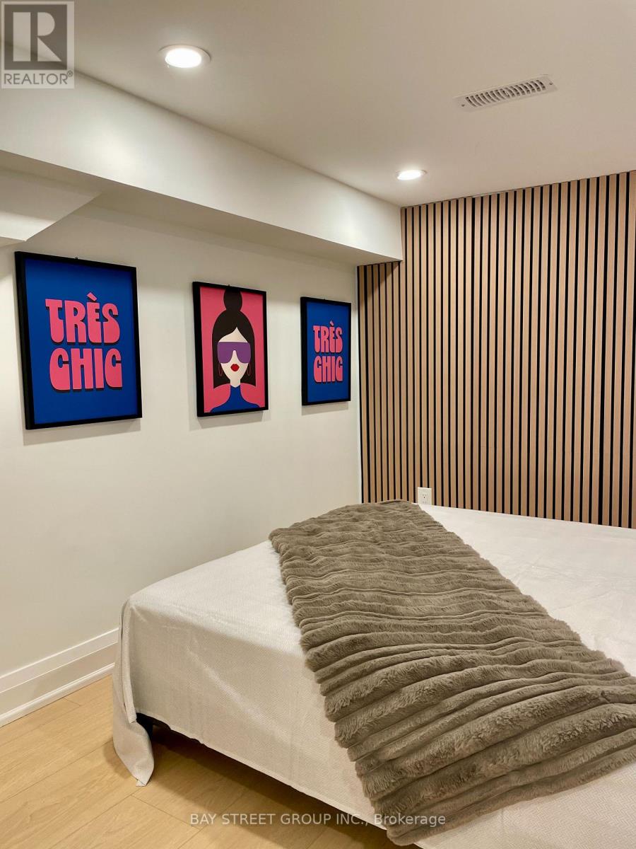 160 William Booth Avenue, Newmarket, Ontario  L3X 0K7 - Photo 10 - N12489414