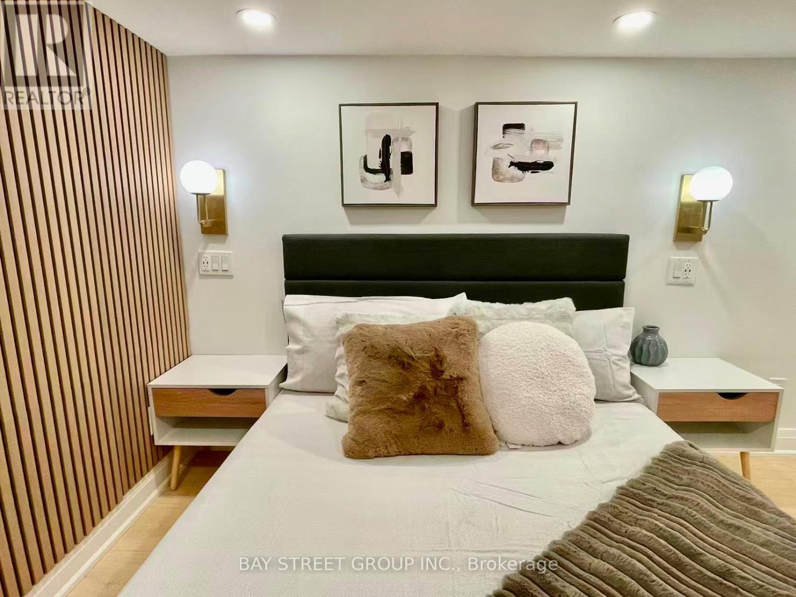 160 William Booth Avenue, Newmarket, Ontario  L3X 0K7 - Photo 8 - N12489414