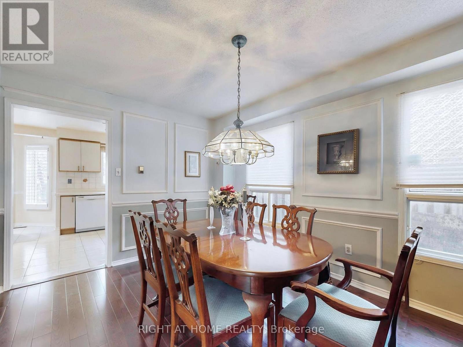 58 Samantha Circle, Richmond Hill, Ontario  L4B 2R6 - Photo 10 - N12489436