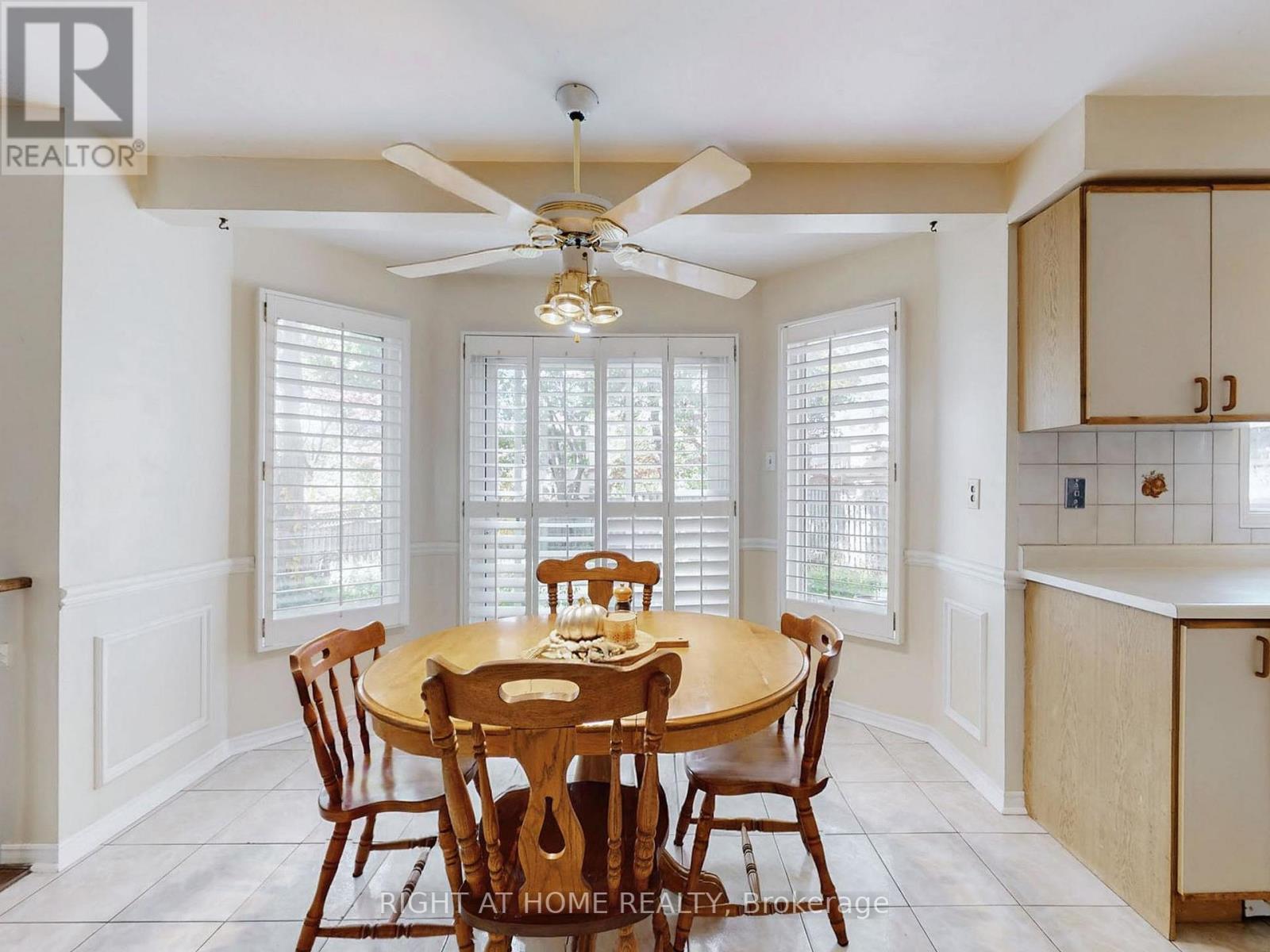 58 Samantha Circle, Richmond Hill, Ontario  L4B 2R6 - Photo 13 - N12489436