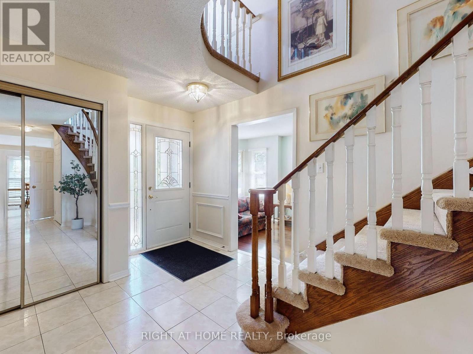 58 Samantha Circle, Richmond Hill, Ontario  L4B 2R6 - Photo 23 - N12489436