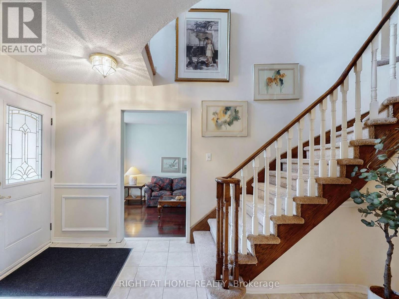 58 Samantha Circle, Richmond Hill, Ontario  L4B 2R6 - Photo 24 - N12489436