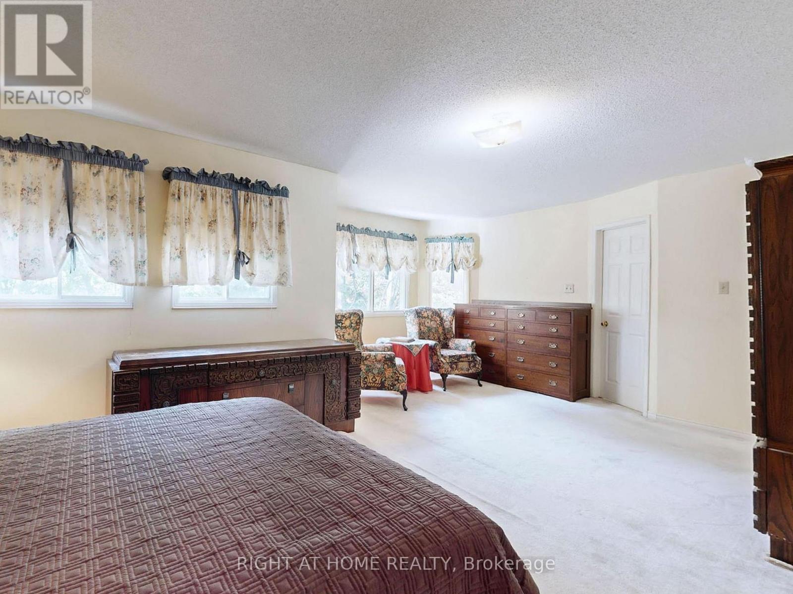 58 Samantha Circle, Richmond Hill, Ontario  L4B 2R6 - Photo 27 - N12489436